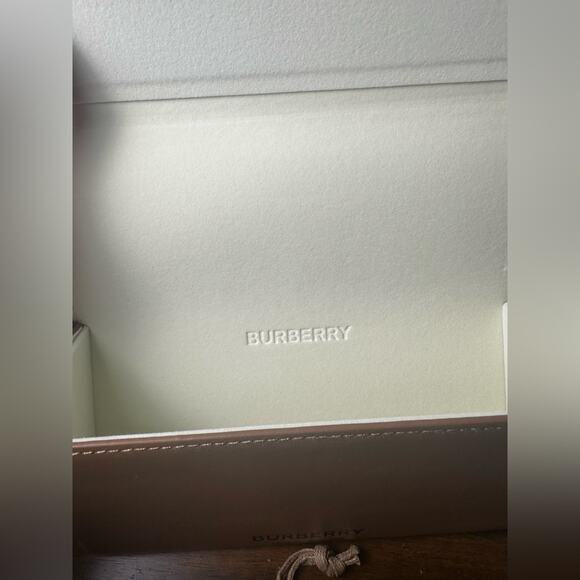 NWB Burberry Nova Check Arm Sunglasses Adjustable Nose Unisex - Picture 5 of 10